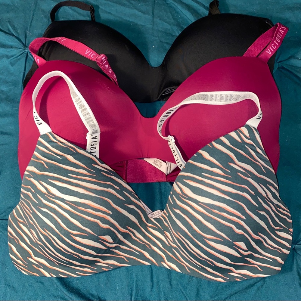 Three Victoria secret t-shirt bras EUC